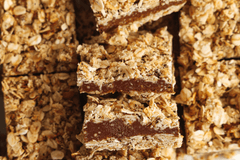 Chocolate Fudge Oat Bars: The No-Bake Treat You'll Want on Repeat - TRANSFORM by Fitaz